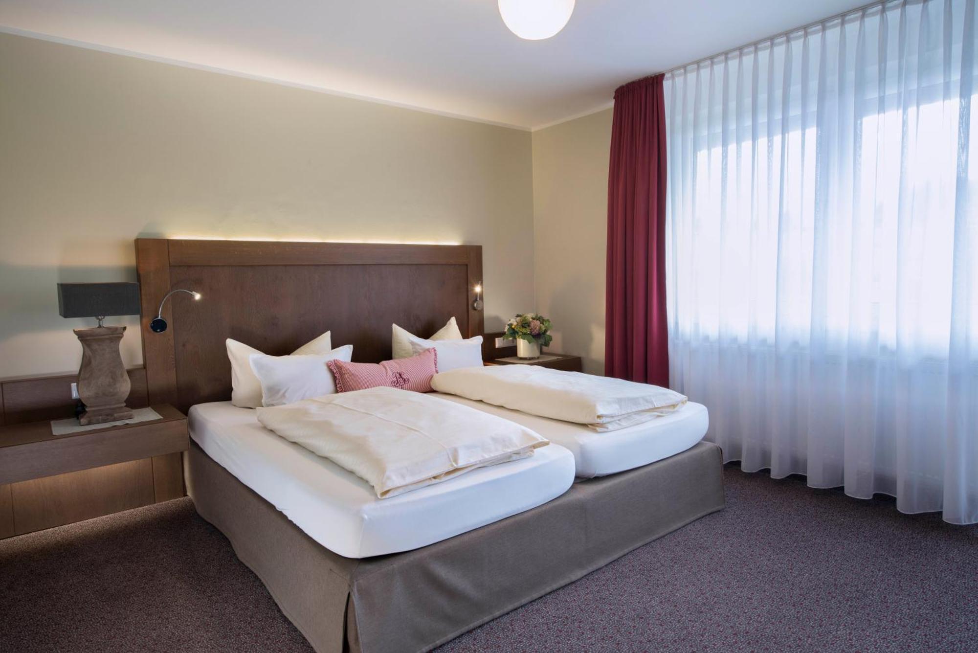 Best Western Hotel Brunnenhof Weibersbrunn Ngoại thất bức ảnh